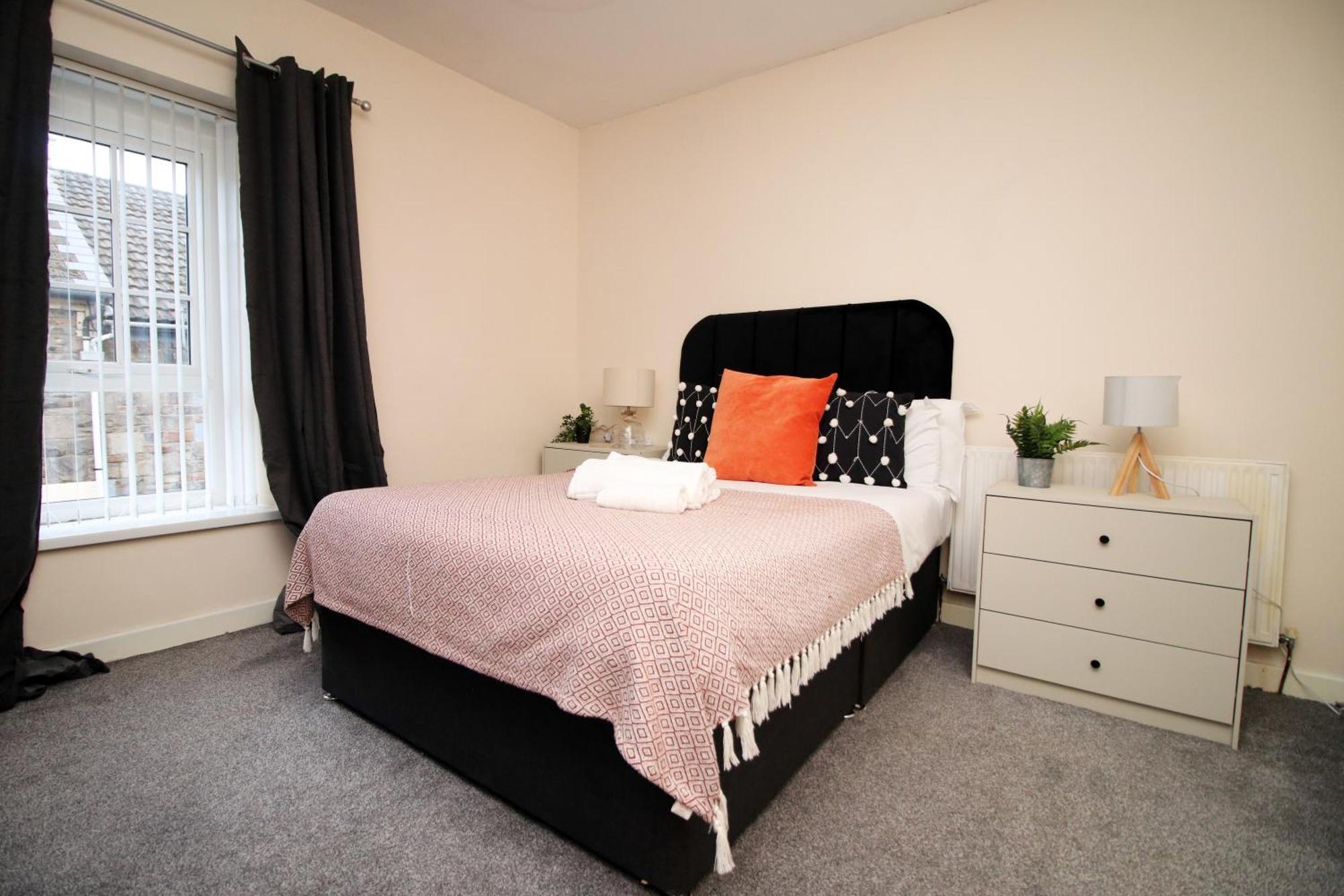 Cosy 3Br Home, Scenic Views, Ideal For Walks & Work Abertillery Экстерьер фото